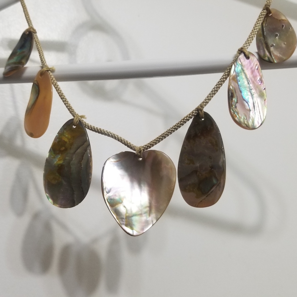 Vtg cord necklace w 7 blistered pearl pendants, 1 is a heart - Picture 5 of 12